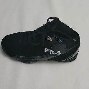 Fila Sport Rimshot size  7.5 Black and Silver Mens